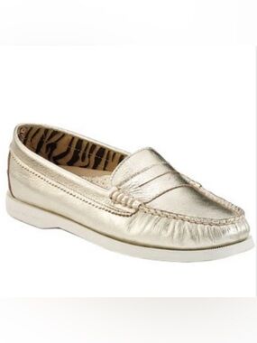 Sperry Hayden Metallic Penny Loafer in Platinum Metallic size 6.5